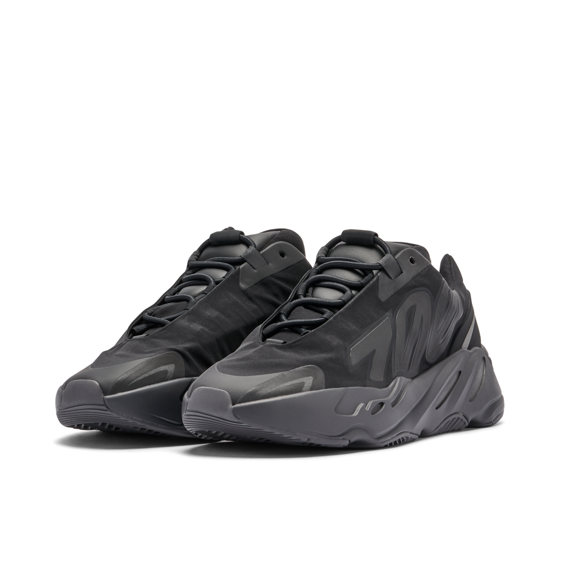 YEEZY 700 MNVN TRIPLE BLACK